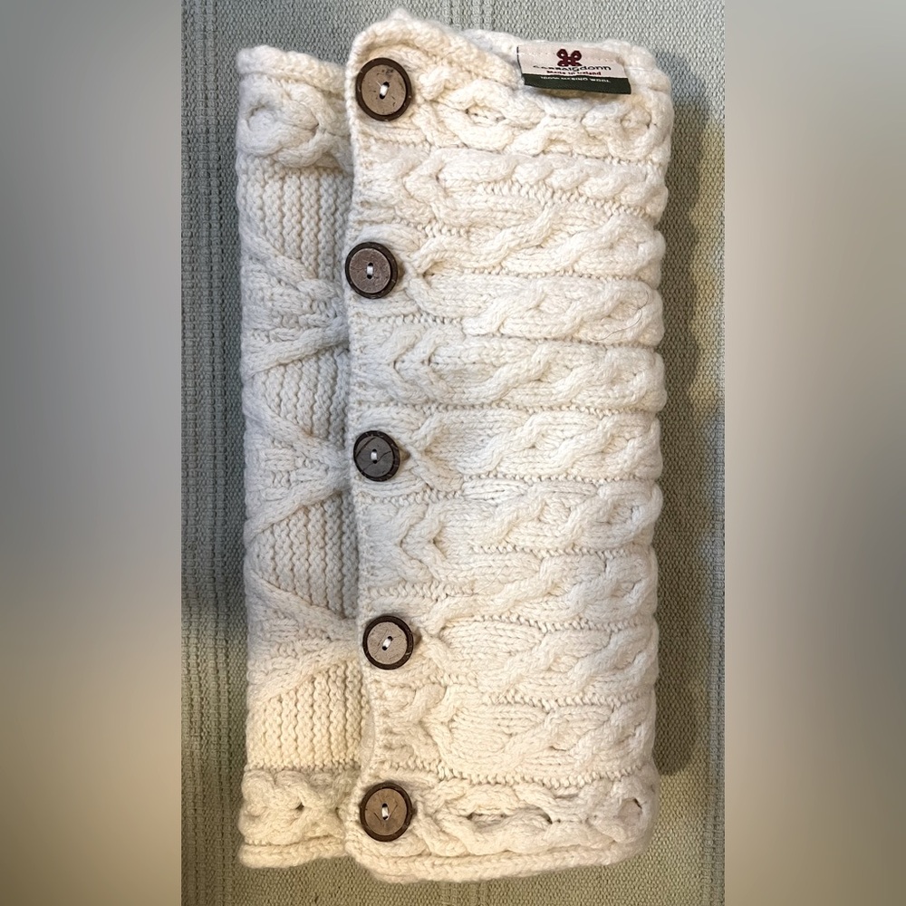 Cozy Irish Knit Button Scarf by Carraigdonn. 100% Merino Wool.